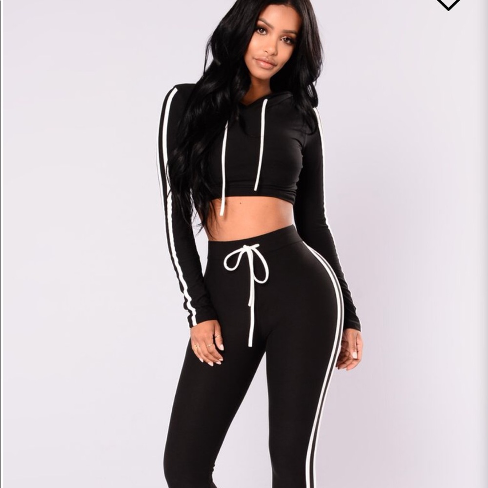 Black striped set